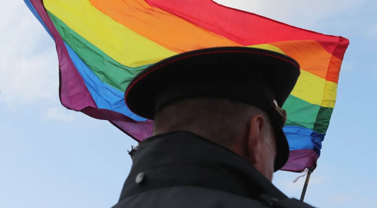 Prêmio de poesia da Rússia proíbe inscrições de pessoas transgênero