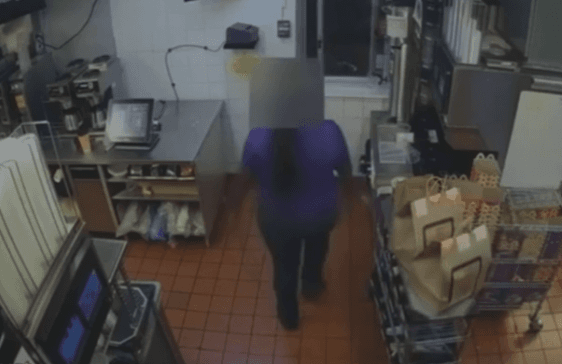 VÍDEO: Funcionária do McDonald’s atira em clientes durante briga no drive-thru, nos Estados Unidos