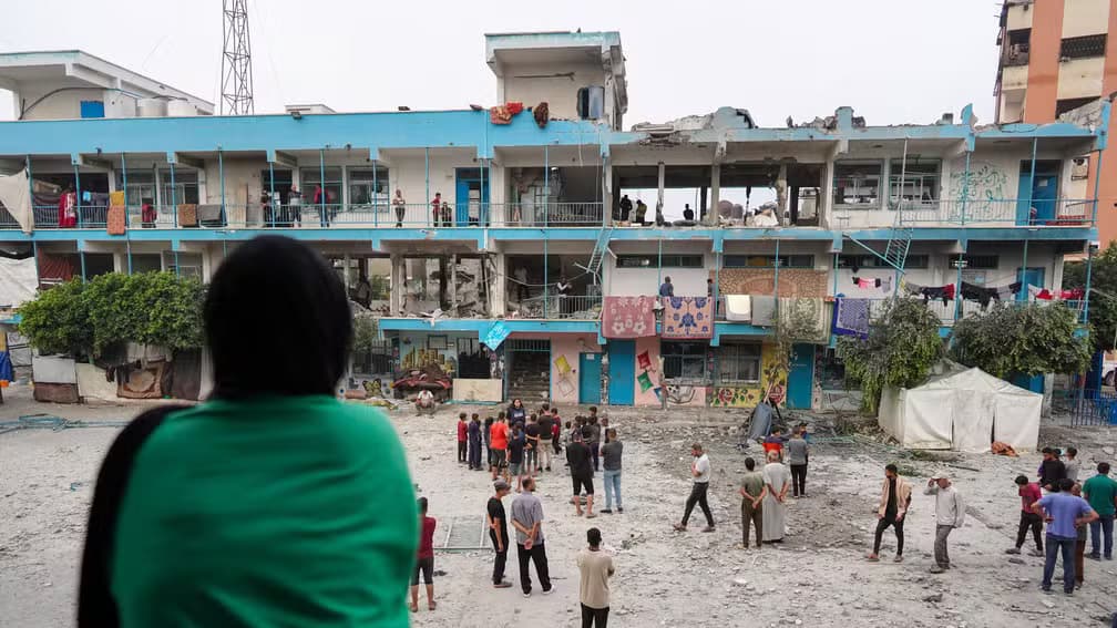 Israel assume autoria de bombardeio em escola que matou dezenas em Gaza: ONU chama ataque de “chocante”