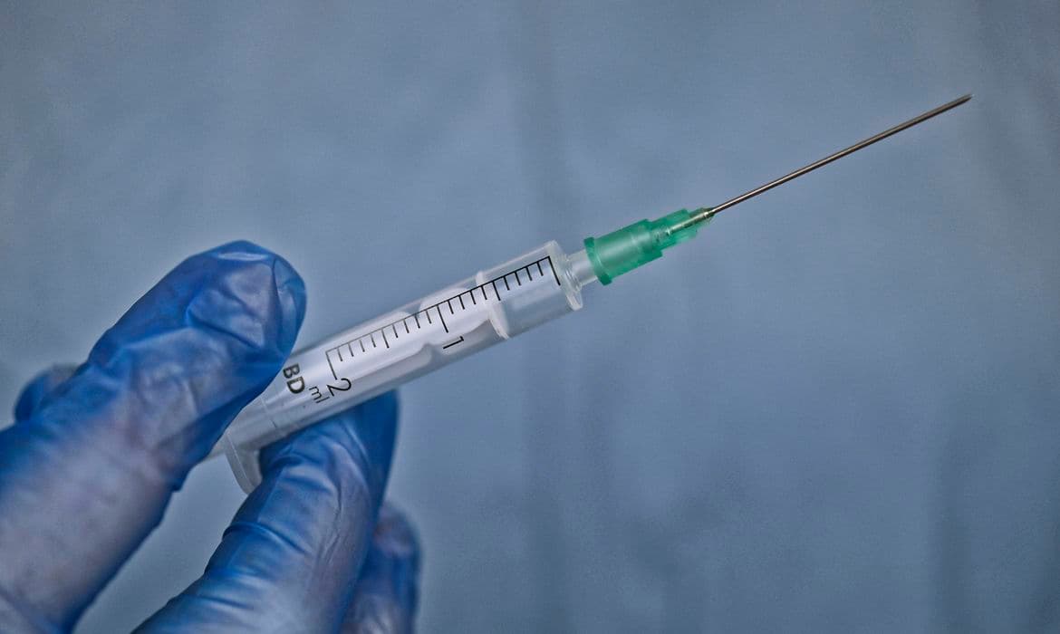 Conselho Federal de Odontologia proíbe dentistas de usarem PMMA para fins estéticos
