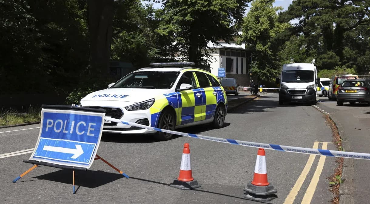 Na Inglaterra, colombiano é acusado de duplo homicídio após restos humanos serem encontrados em malas