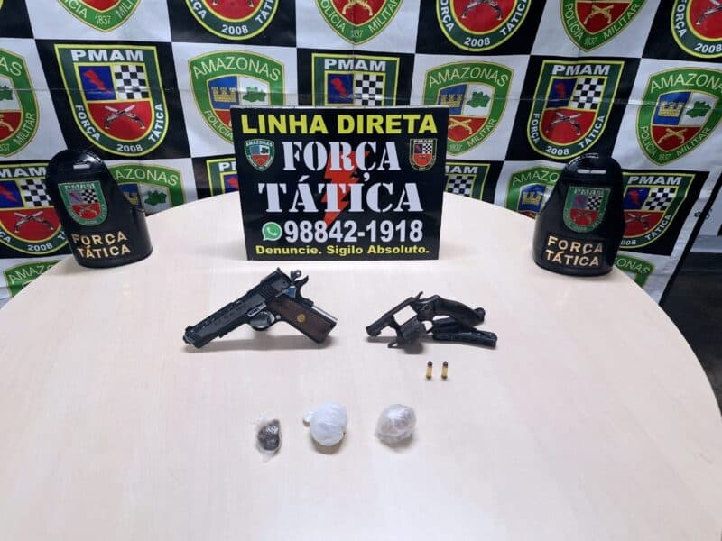 Arma de fogo, simulacro e entorpecentes são apreendidos na zona Sul de Manaus