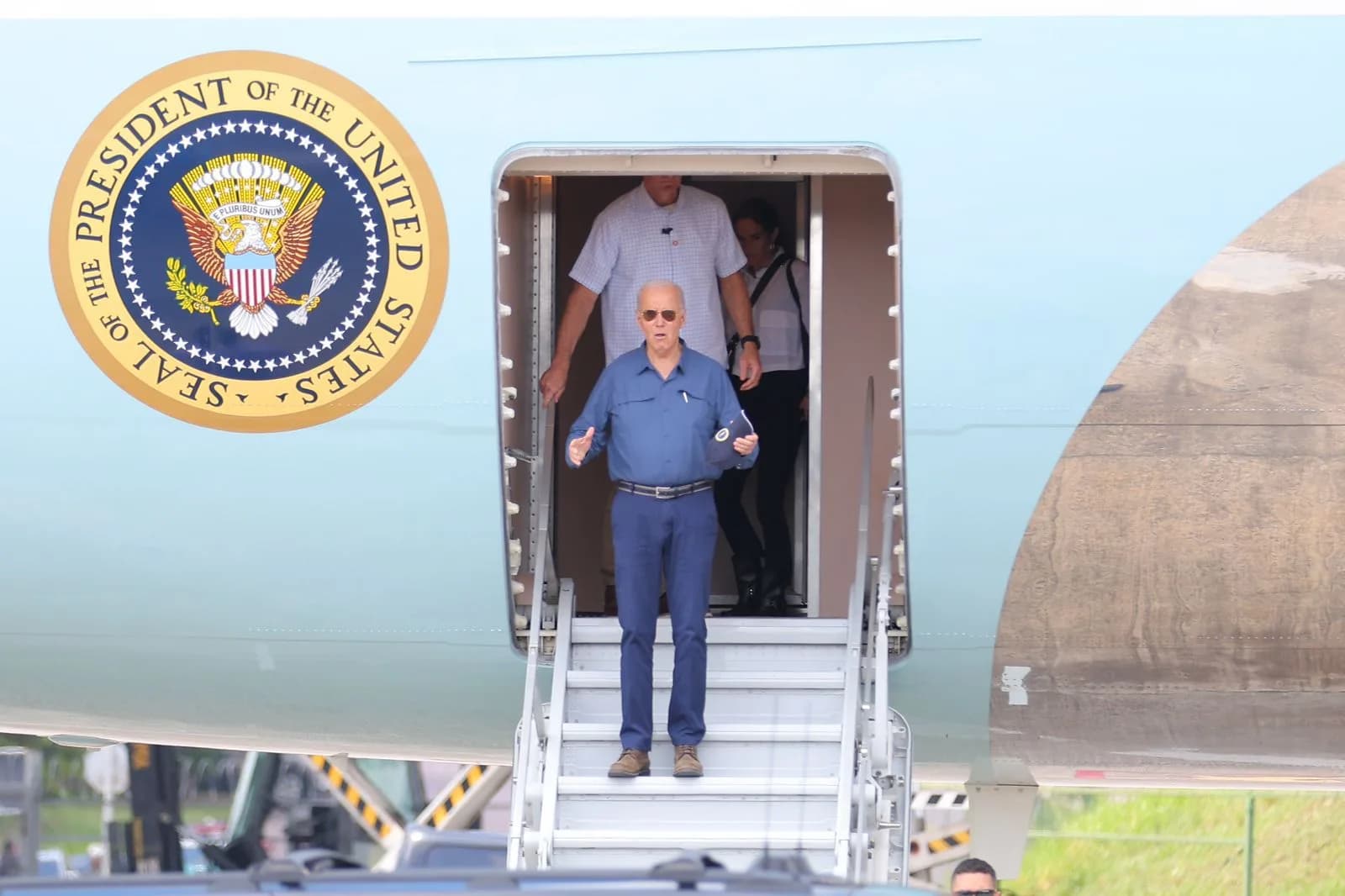 VÍDEO: Com forte esquema de segurança, presidente dos EUA, Joe Biden, chega em Manaus