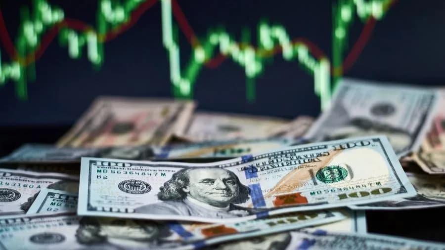 Dólar abre o dia em alta e chega próximo de R$ 6 após anúncio de Haddad sobre medidas