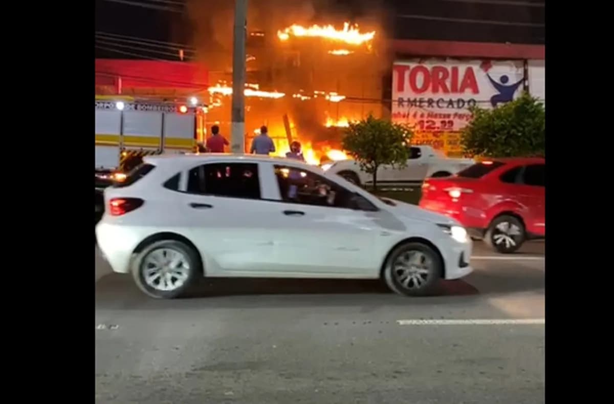 Supermercado Vitória reabre neste domingo após incêndio em Manaus na madrugada