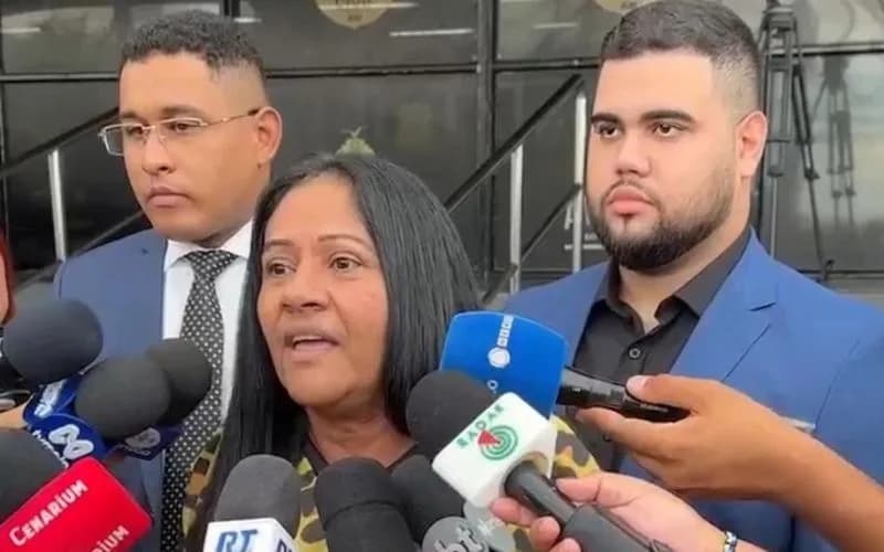 ‘Perdeu um pedaço do osso do crânio’, diz mulher de Paulo Onça sobre estado de saúde do compositor