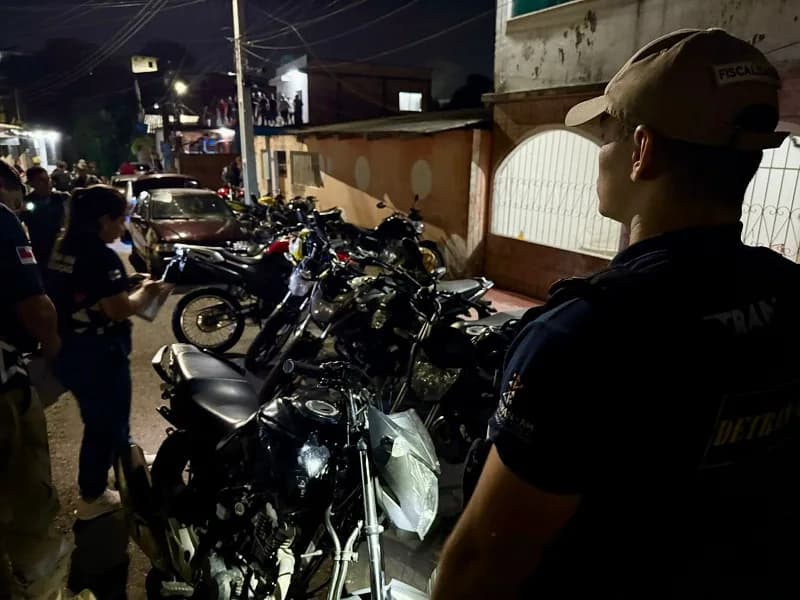 Veículos envolvidos em “rolezinhos” são removidos durante operação policial em Manaus