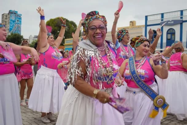 ‘Banda Maria vem com as outras’ reúne foliões no Centro de Manaus