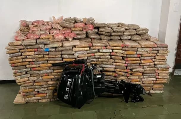 Militares do Exército apreendem uma tonelada de skunk no Amazonas
