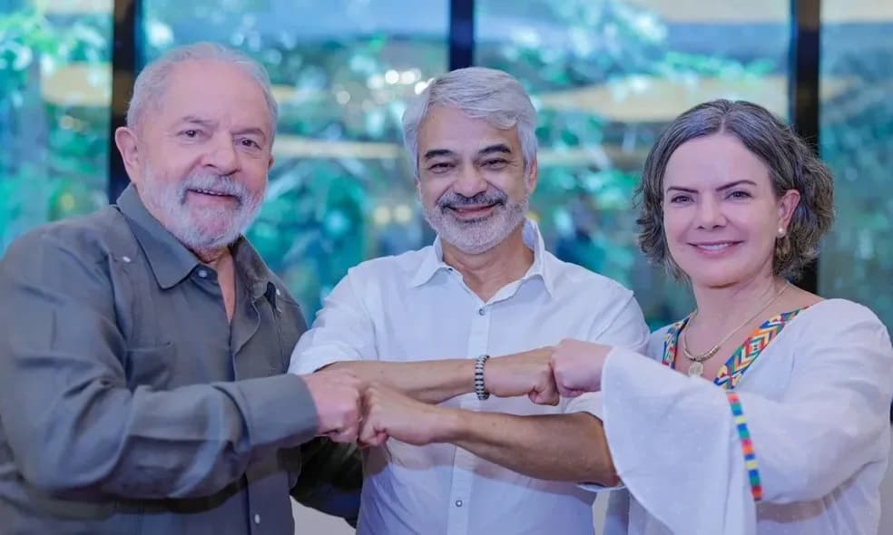 Senador vai assumir lugar de Gleisi Hoffmann na presidência do PT; saiba quem é
