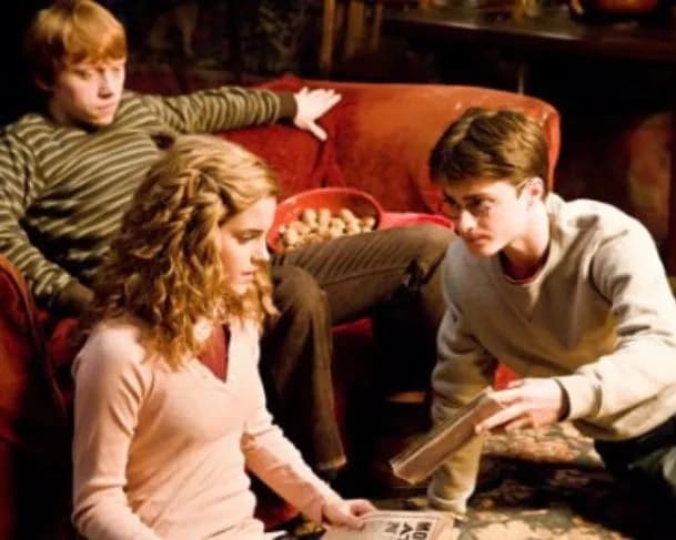 Atriz de Harry Potter anuncia que vai para o OnlyFans: “vou fazer coisas muito sensuais”