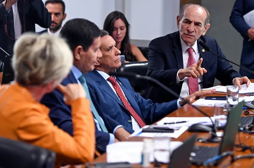 CCJ do Senado adia votação de eleições unificadas e fim da reeleição