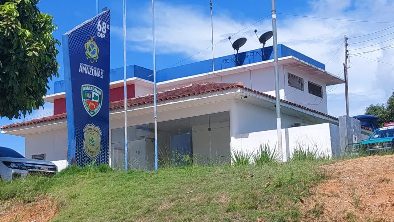 Mulher é salva de cárcere e agressões após ser levada à força em canoa em Itamarati