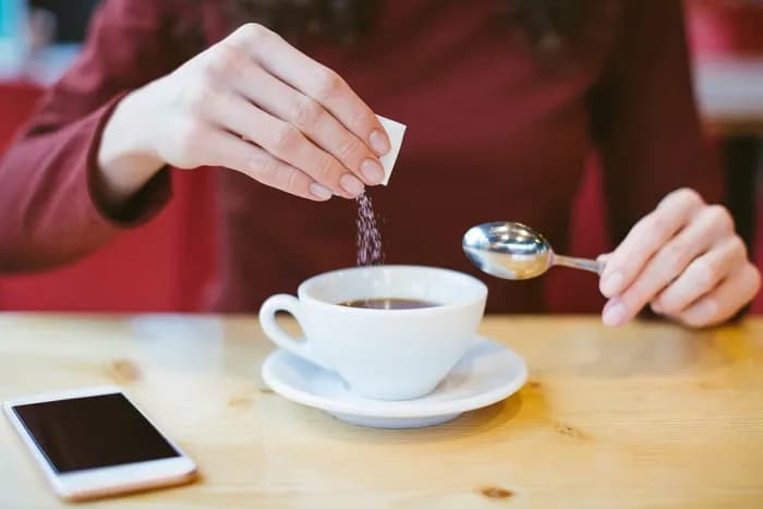 Tipos de adoçante: entenda sucralose, stevia, xilitol e escolha a melhor opção para você