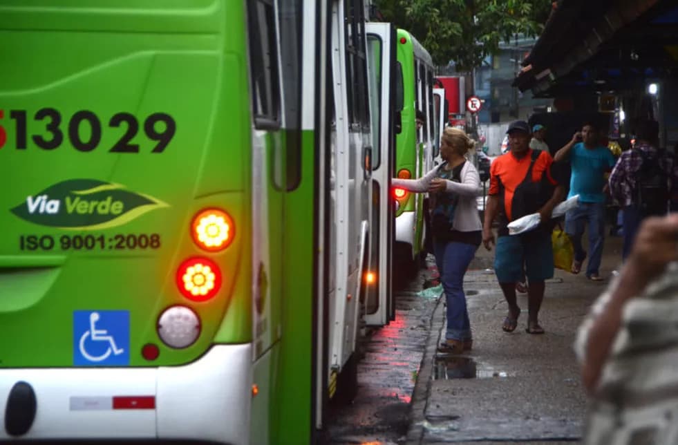 Ônibus vão esperar até 40 minutos após shows do Sou Manaus, confirma David Almeida