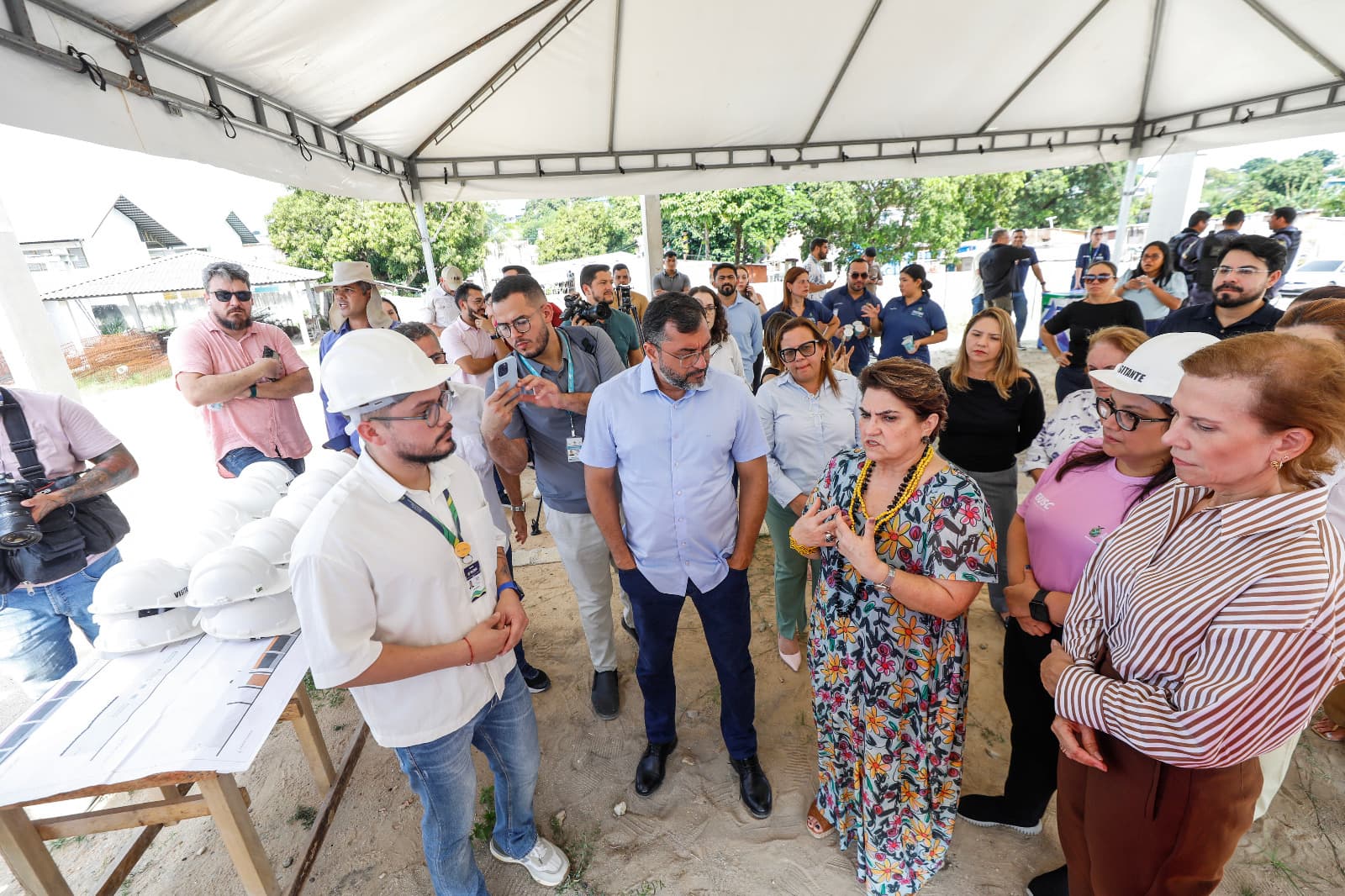 Casa da Mulher Brasileira em Manaus recebe visita de autoridades