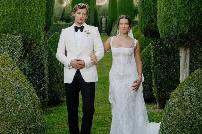 Millie Bobby Brown e marido, filho de Bon Jovi adotam primeira filha