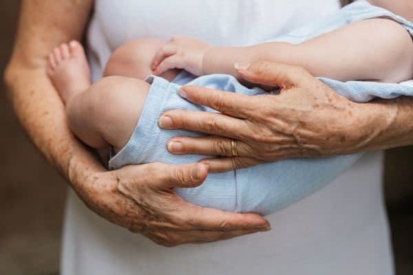Bebê é entregue à pessoa errada em creche na Austrália e passa 2 horas desaparecido