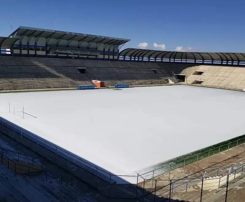 Brasil enfrenta estádio inédito a 4.070m em desafio extremo
