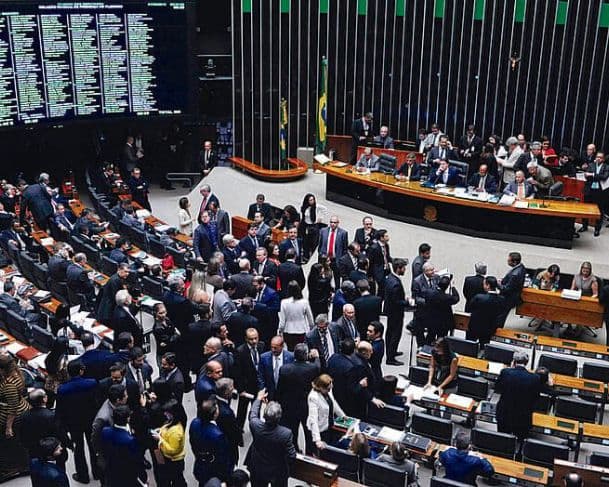 Novas regras eleitorais colocam portais, TVs e redes sociais no centro do debate