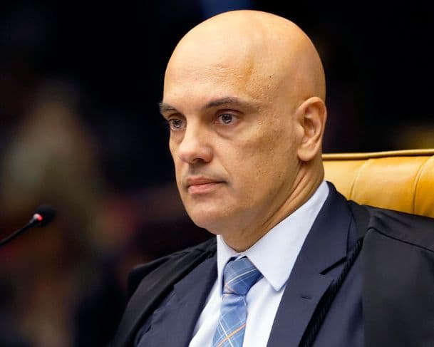 Moraes vota para rejeitar recurso da defesa de Bolsonaro e mantém condenação