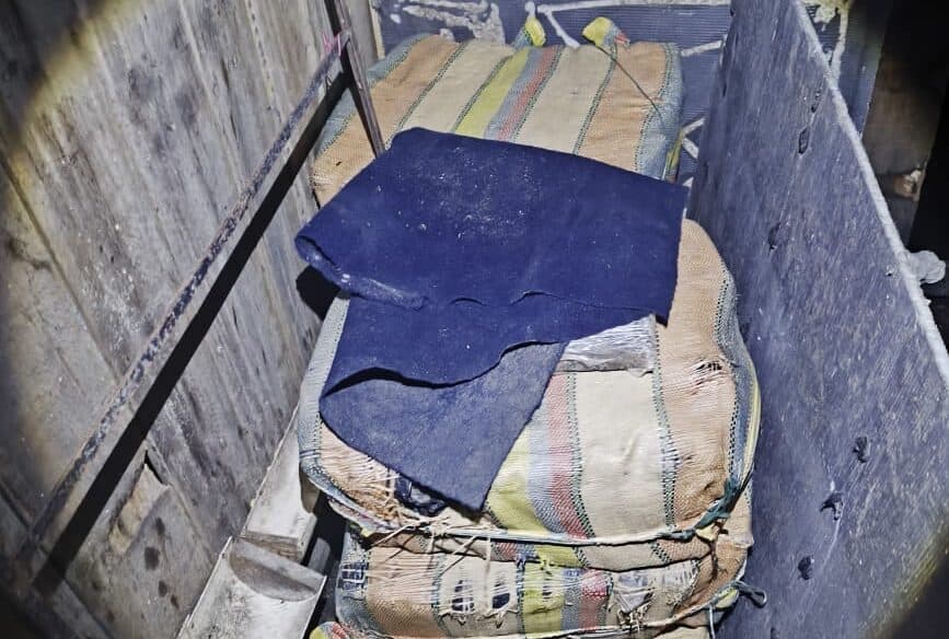 Homem é preso com 210 kg de drogas em flutuante no rio Negro