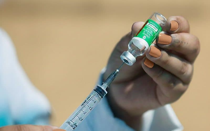 Brasil assina contrato da primeira vacina de dose única contra a dengue