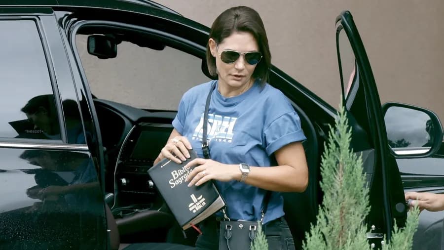 Moraes se reuniu com Michelle antes de transferir Bolsonaro para a Papudinha