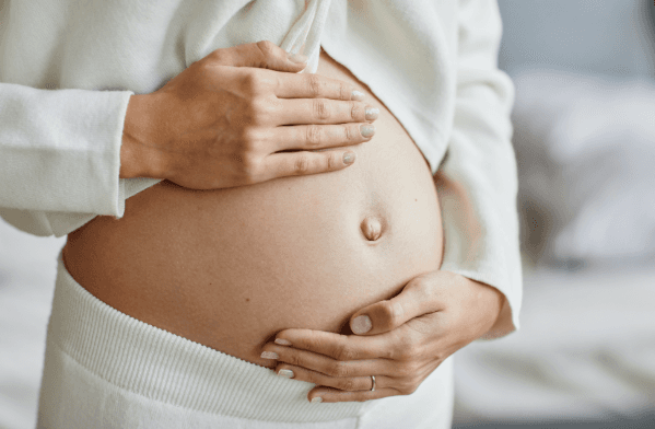 Cientistas explicam por que células da mãe permanecem no corpo dos filhos