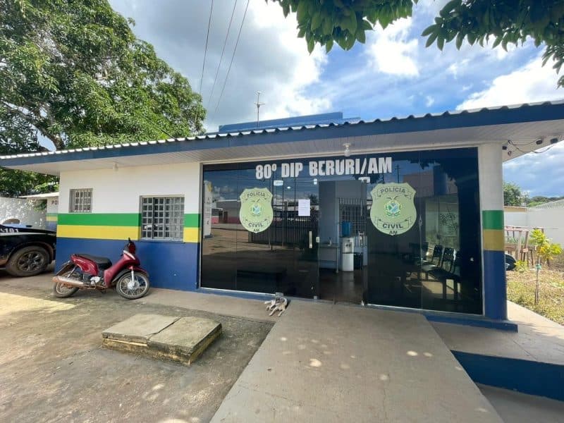 Tripulante de barco é preso com drogas e arma de fogo em Beruri