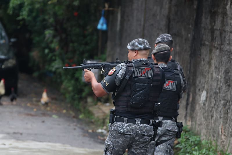 Dupla suspeita de usar ‘chapolin’ para furtar carros é presa em Manaus