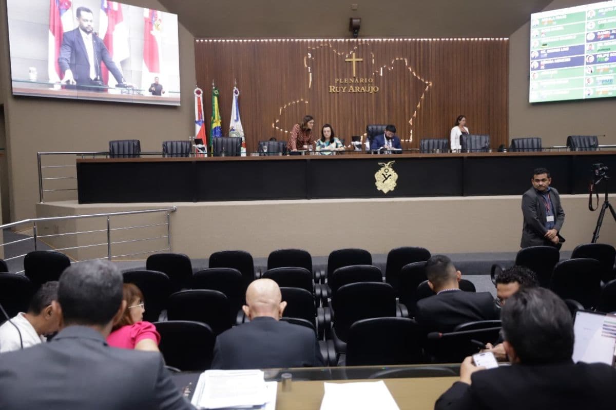 Aleam aprova nova regra para eleição indireta no AM; idade decide desempate