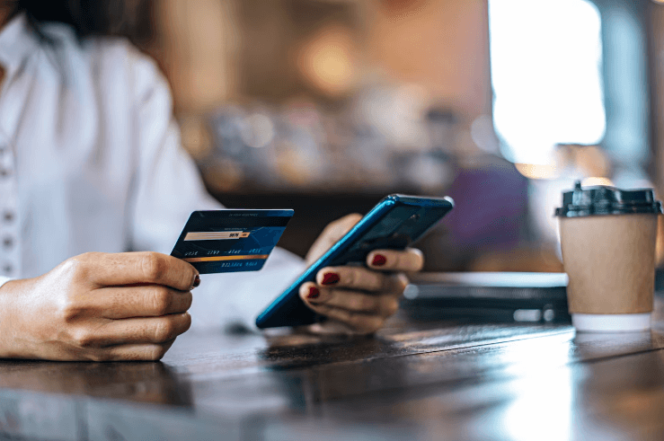 Como escapar de cobranças abusivas no cartão de crédito; veja o que fazer