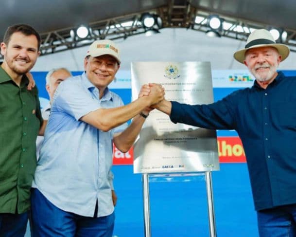 Lula reúne prefeitos e lideranças políticas em jantar no Centro de Manaus
