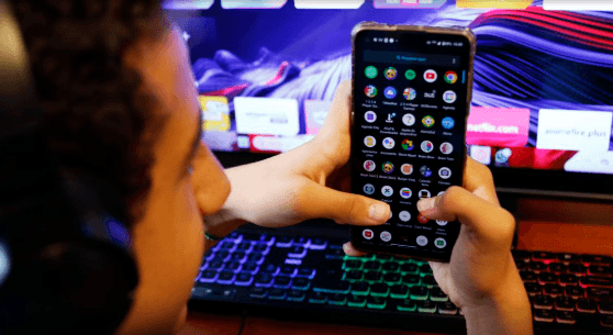 Influenciadores mirins precisarão de autorização da Justiça para ganhar dinheiro na internet