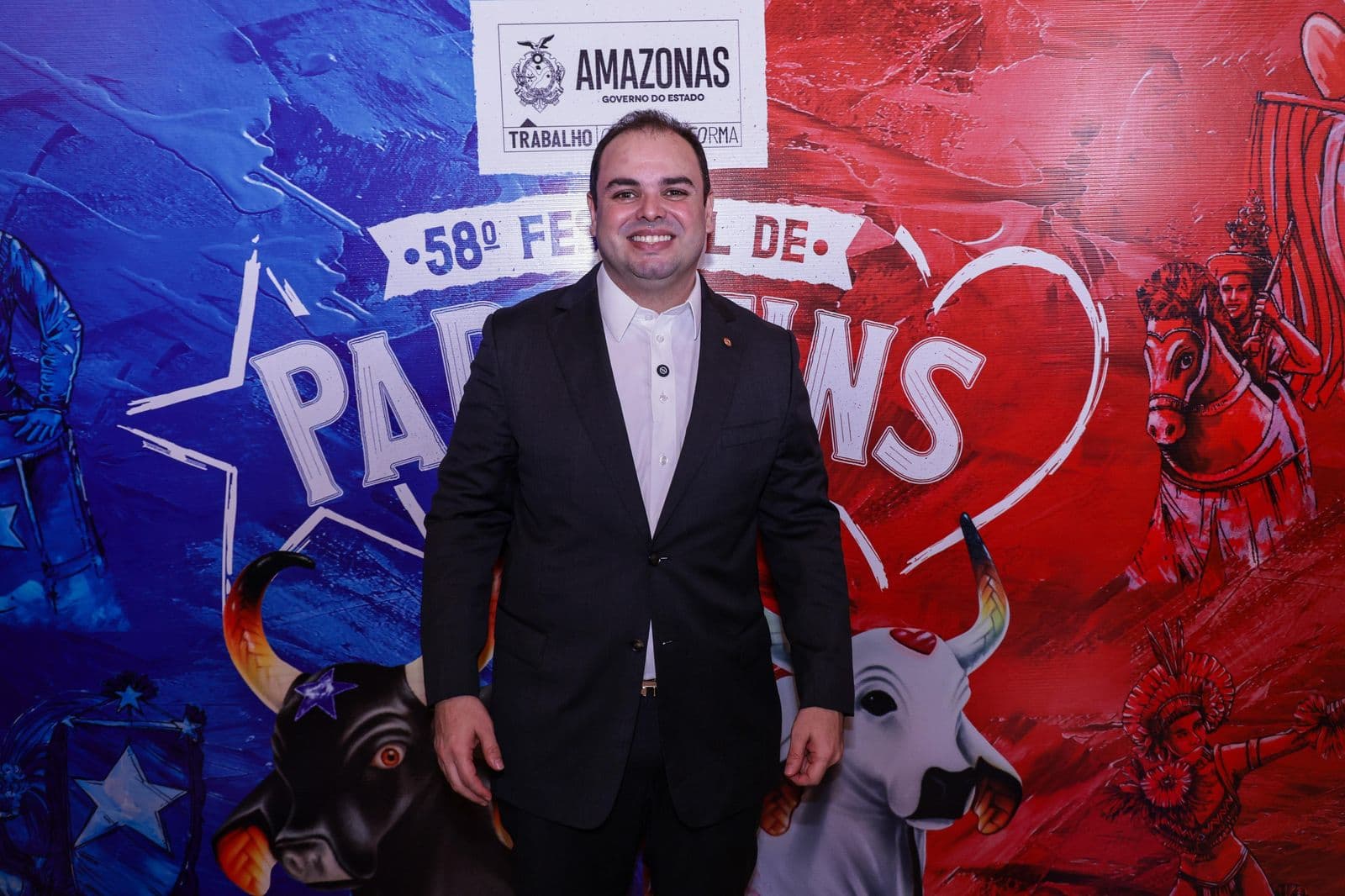 “Não existe Festival de Parintins sem o apoio do Governo”, afirma Roberto Cidade