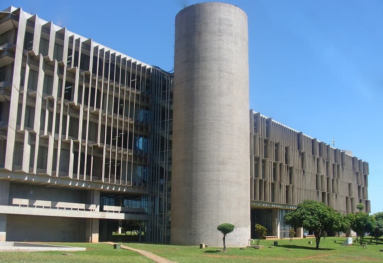 Falsos servidores aplicam golpe com oferta de material do DNIT, alerta órgão