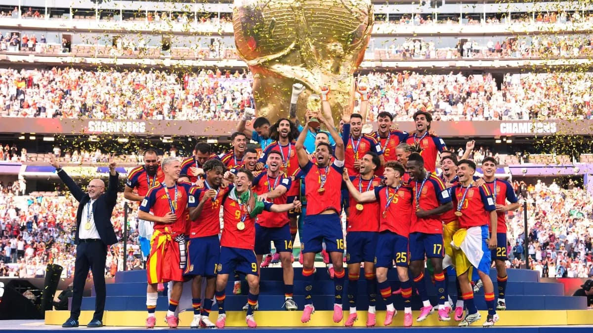 Fifa remove Trump de foto oficial da conquista da Espanha na Copa