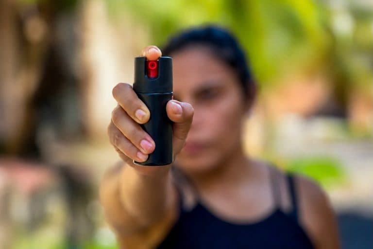 Defensoria do AM orienta mulheres a usar spray de pimenta