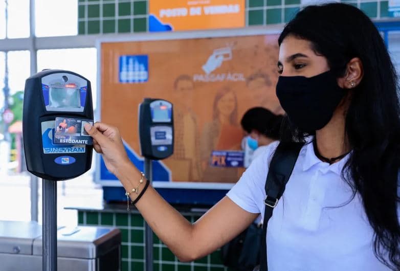 Começou um curso? Veja como atualizar a meia-passagem em Manaus