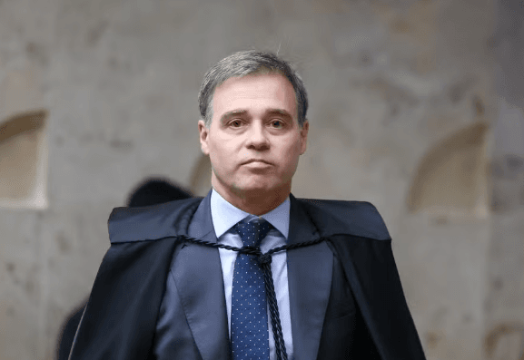 Mendonça derruba sigilo e expõe rede de pagamentos de Vorcaro